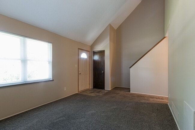 Building Photo - Blending Relaxation & Sophistication Creat...