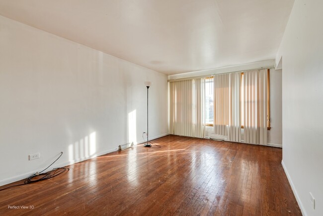 Building Photo - 2130 W 71st Pl