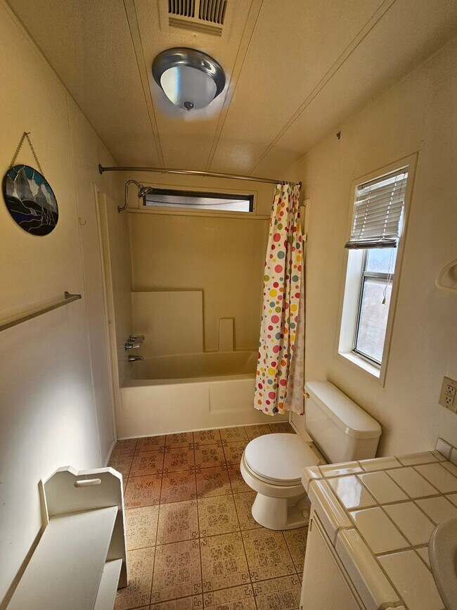 Building Photo - 2 bed/2 bath Manufactured Home in Desirabl...