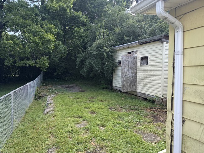 Building Photo - 712 Florence Ave
