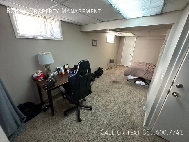 Building Photo - 2577 S 700 E