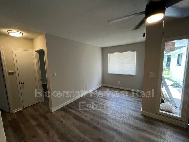 Building Photo - 1501 8th Ave