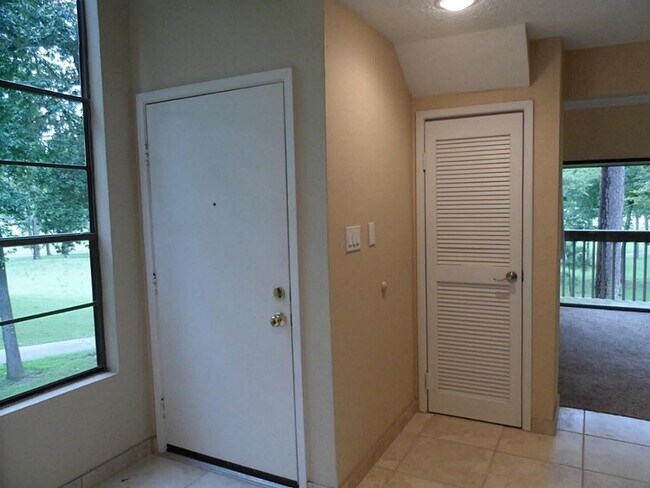 Building Photo - 12900 Walden Rd