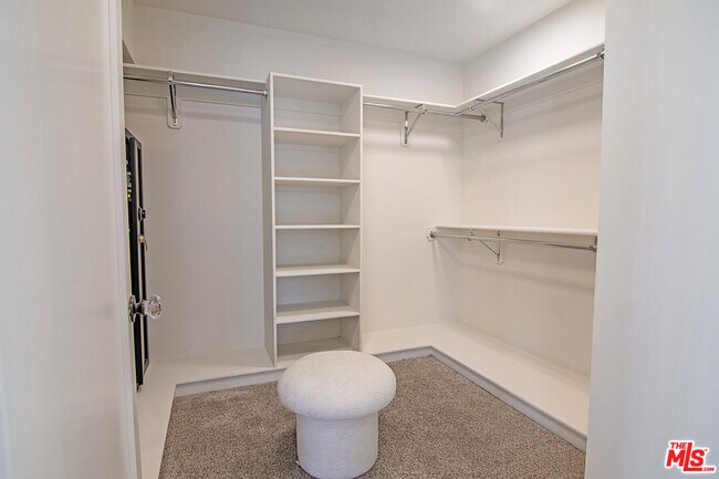 Building Photo - 131 S Martel Ave