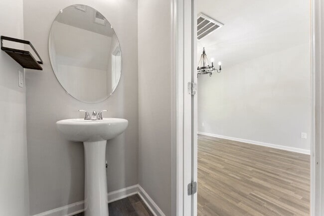 Building Photo - Charming 3-Bedroom Home in Millstone Subdi...