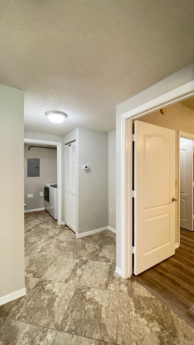 Building Photo - 170 SW Peacock Boulevard 36-104 Port Saint...