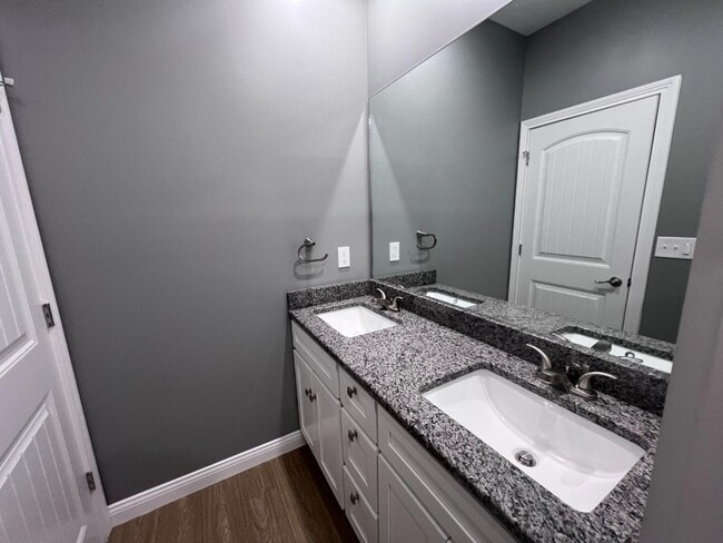 Building Photo - 235 Guthrie Dr