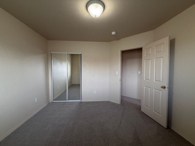 Building Photo - 9904 Mia Ln
