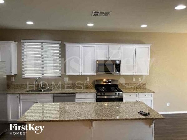 Building Photo - 5858 Amber Mesa St