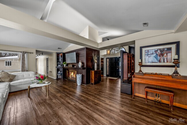 Building Photo - 208 Brookdale Ln