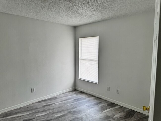 Building Photo - Home for rent