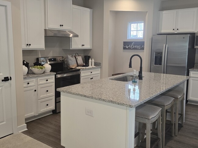 Building Photo - 1900 Enon Sta Dr