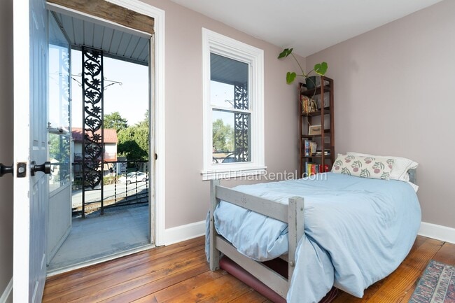 Building Photo - Downtown Carlisle Beautifully Renovated Pe...