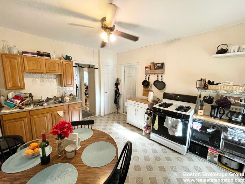 Building Photo - 30 Rawson St