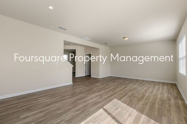 Building Photo - 4 Bedroom Home with 2nd Floor Loft- Kitchen Island & 2-Car Garage – Convenient Raleigh Location