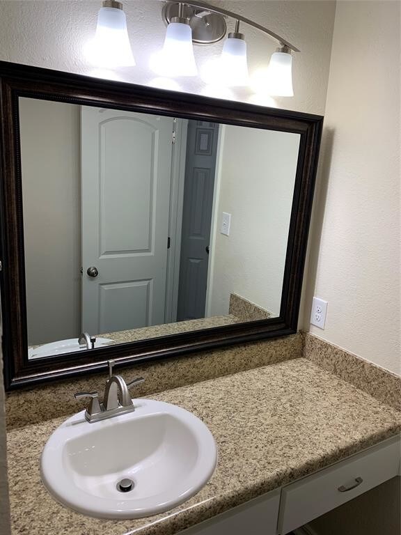 Building Photo - 1200 Tyra Ln