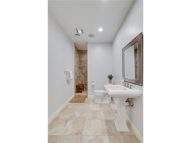 Building Photo - 645 Ramsey Cir