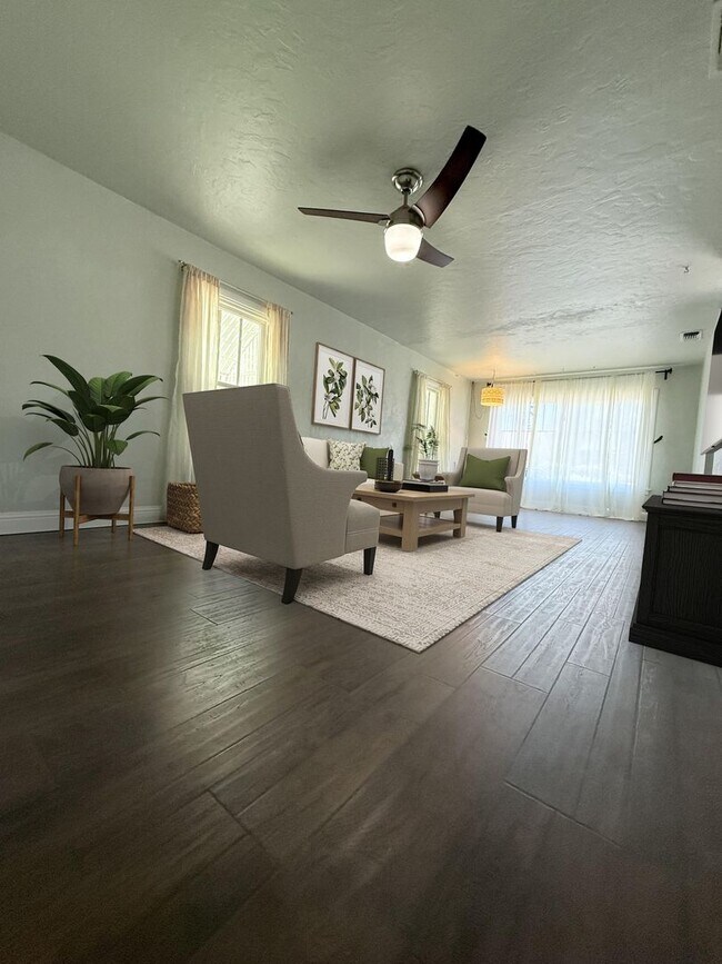 Building Photo - *Charming 2 Bedroom Home in Roseville’s Historic District with Bonus Detached Space*