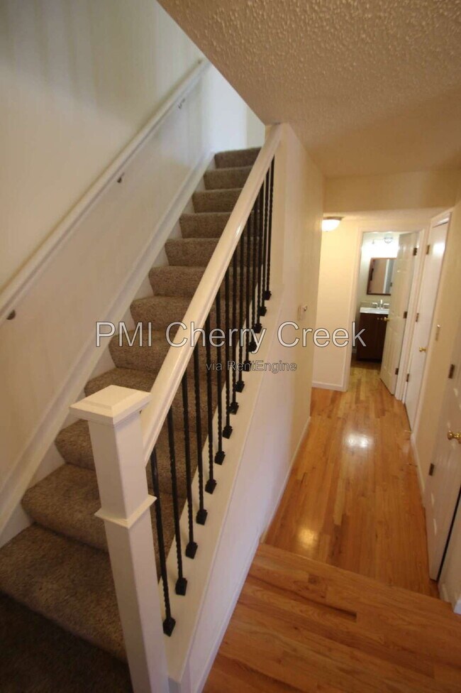 Building Photo - 9800 Foxhill Cir