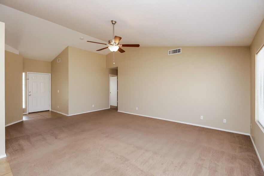 Building Photo - 8046 E Fairfield St