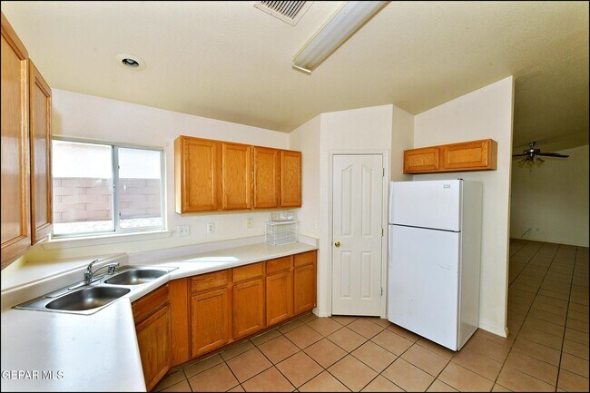 Building Photo - 14164 Robert Ituarte Dr