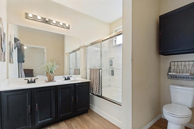 Building Photo - 903 Ranchero Rd