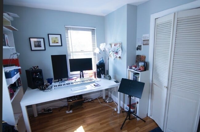 Building Photo - 9 Reservoir Rd