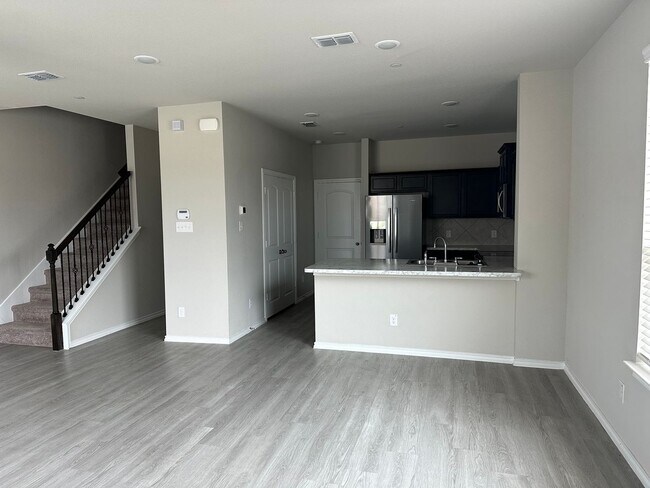 Building Photo - 3537 Brentwood Dr