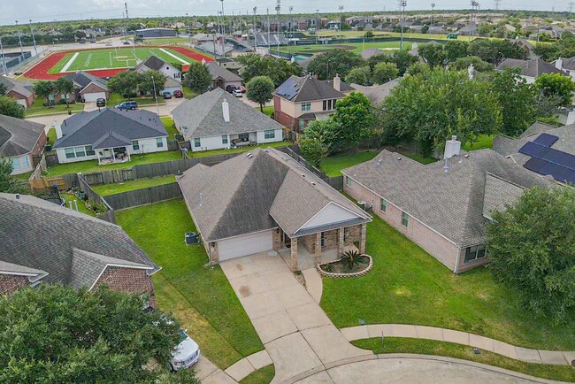 Building Photo - 21011 Narrow Gate Dr