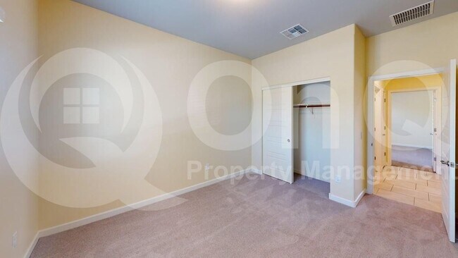 Building Photo - 2736 Calle Palta