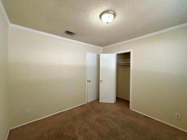 Building Photo - 5905 Burrough Dr