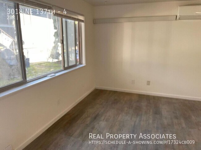 Building Photo - 3018 NE 137th-4