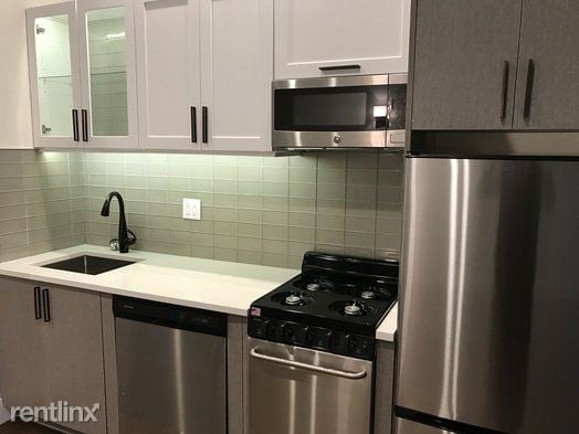 Building Photo - 537 Park Pl