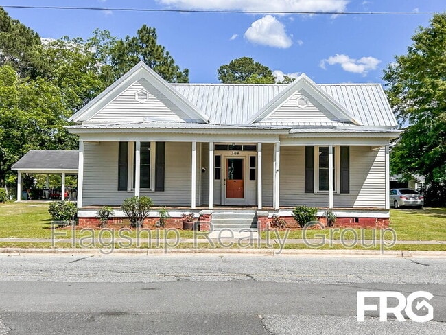 Primary Photo - 304 N Caswell St