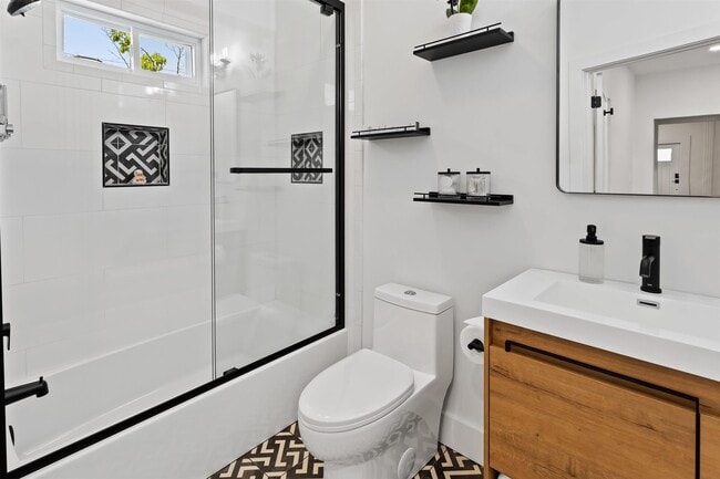 Building Photo - 1 S Delancy Pl