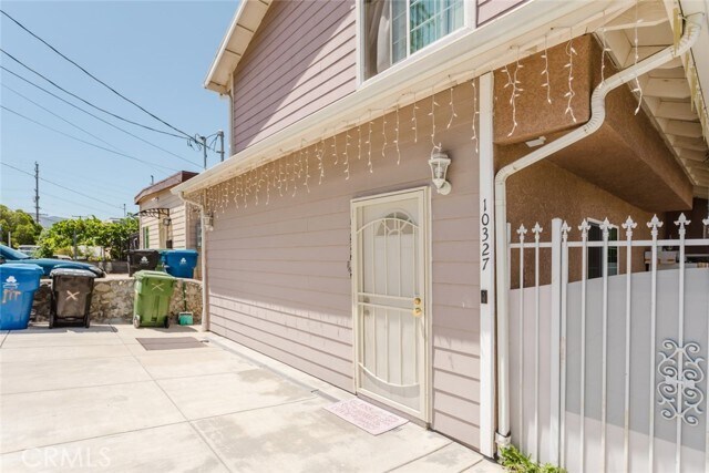 Building Photo - 10327 Hillhaven Ave