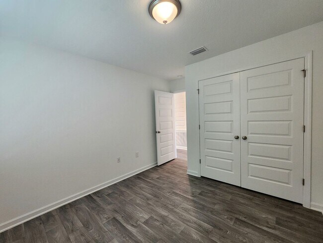 Building Photo - New 3/2 with fenced yard in Foley