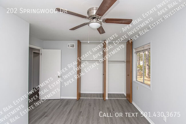 Building Photo - 202 Springwood Dr