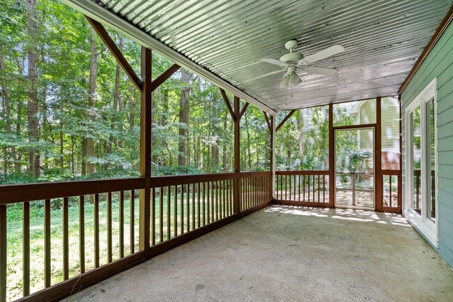 Building Photo - Spacious 4-Bedroom Carrboro Home with Dual...