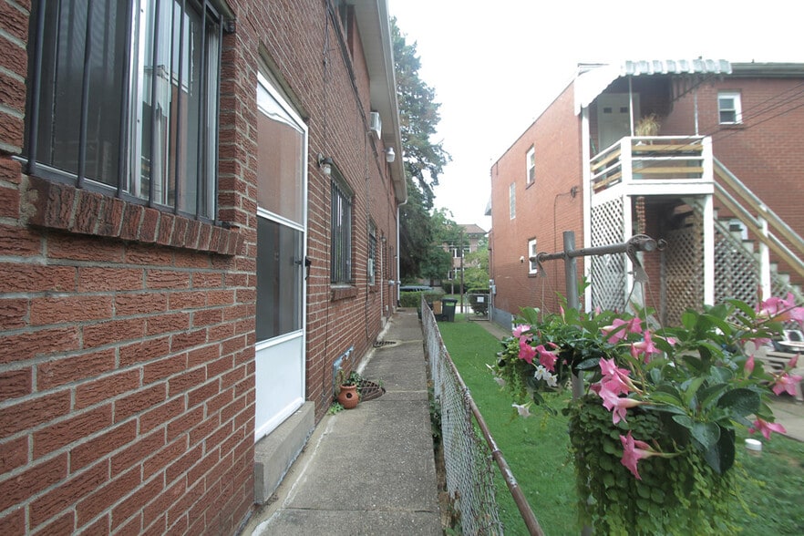 Building Photo - 419 Franklin Ave