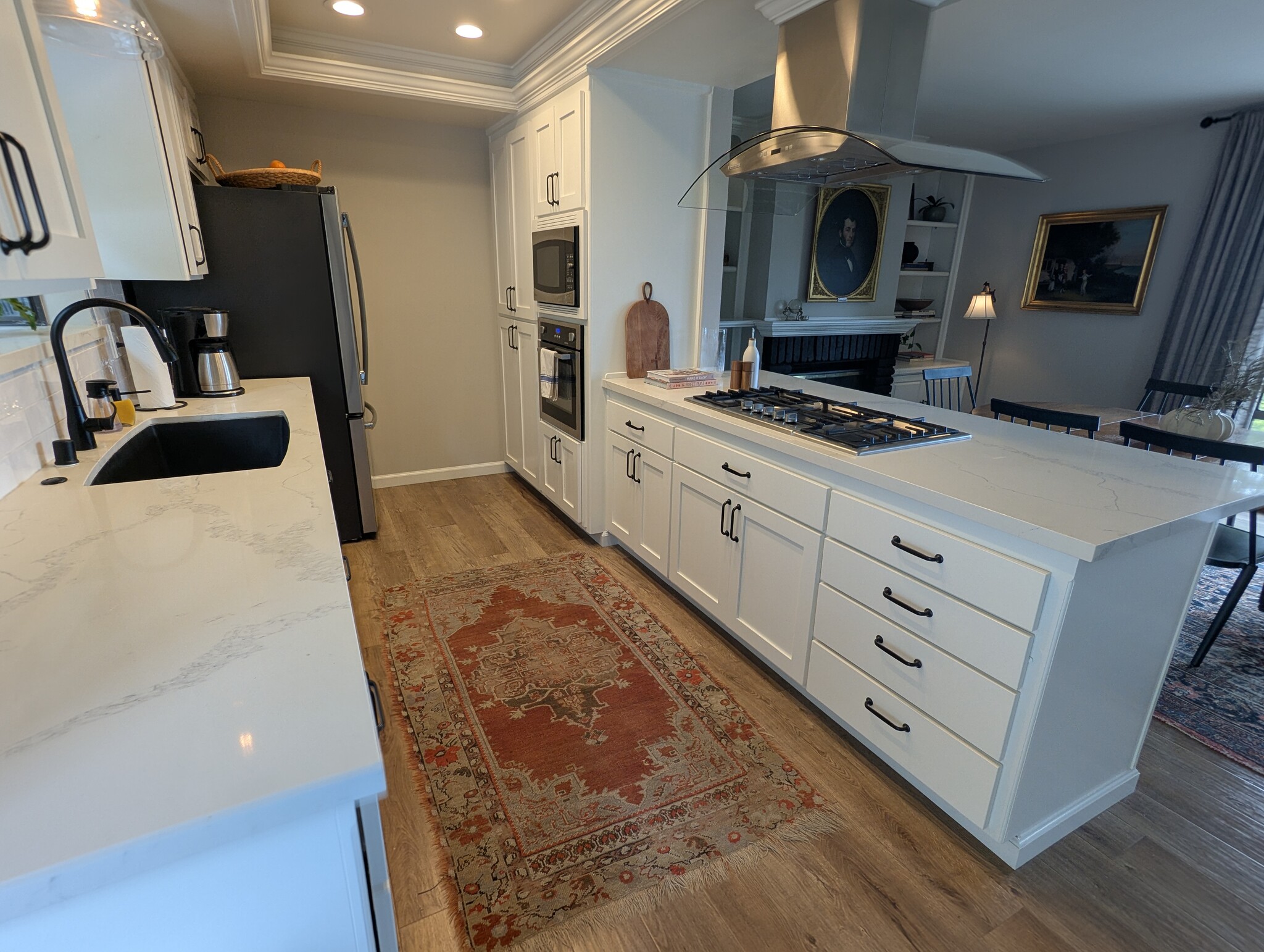 Another view of the kitchen - 1868 Kaweah Dr
