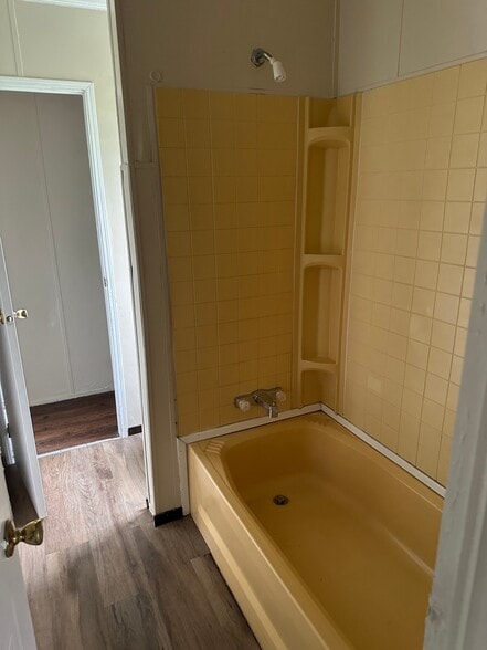 Building Photo - 120 Forest Creek Ln