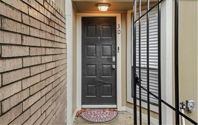 Building Photo - 1920 Augusta Dr