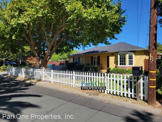 Primary Photo - 3 br, 1.5 bath House - 3272 Sun Valley Avenue