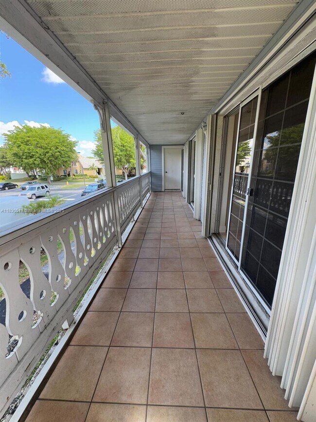 Building Photo - 10441 Mahogany Key Cir