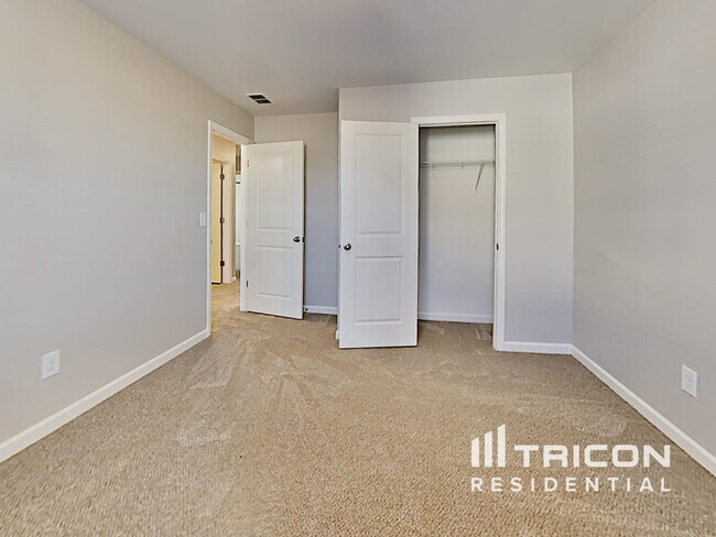 Building Photo - 238 Trail Winds Dr