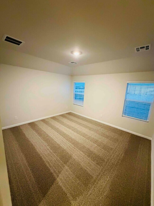 Building Photo - 2928 Ember Dr