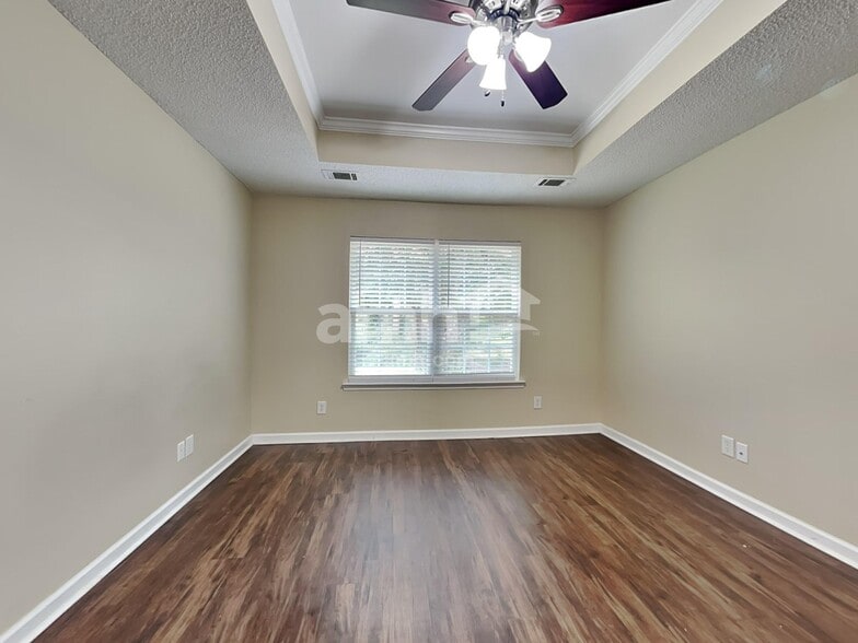 Building Photo - 260 Pampas Dr