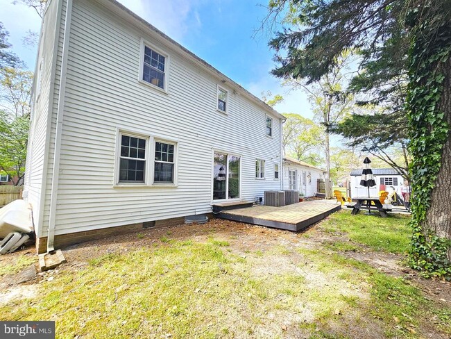 Building Photo - 1501 Woodland Rd