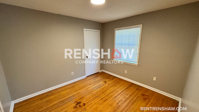 Building Photo - 4933 Teal Ave